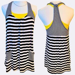 Striped Black & White Flowy Loose Fitting Tank Top w POCKETS!